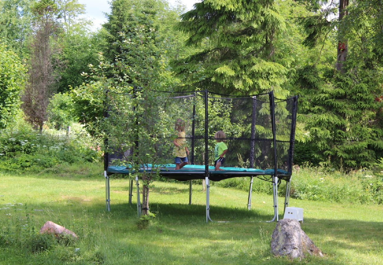 Stuga i Lekeryd - Underbart fritidshus på sjötomt i Småland