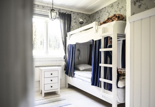 Stuga i Gällö - Fin stuga på lantgård med sjöutsikt! Stuga i Gällö - Fin stuga på lantgård med sjöutsikt!