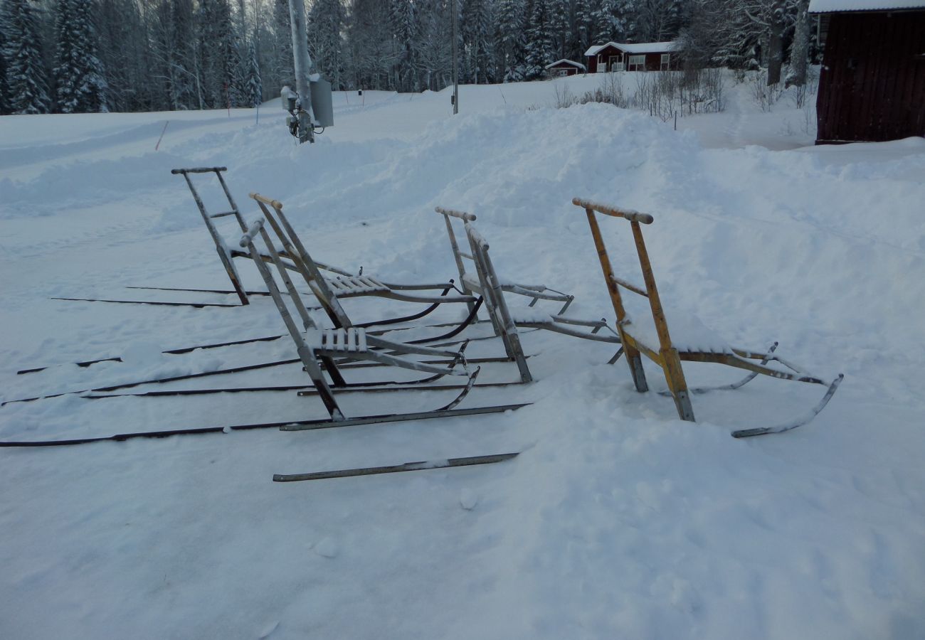 Stuga i Gällö - Fin stuga på lantgård med sjöutsikt!