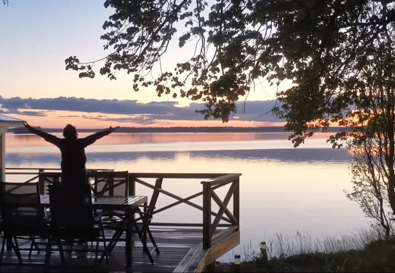 Stuga i Näshulta - Precis vid sjön med egen badplats