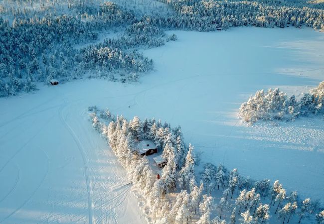 Stuga i Kiruna - Unikt vid älven med vatten runt om, fantastisk natur och enskilt läge