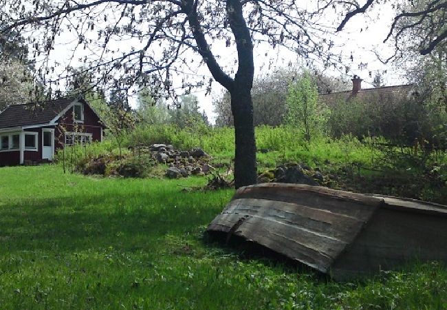Stuga i Hultsfred - Underbart fritidshus med sjöläge, båt och internet Stuga i Hultsfred - Underbart fritidshus med sjöläge, båt och internet