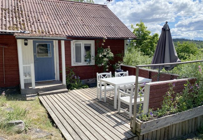 Stuga i Valdemarsvik - Bondgårdssemester 10 minuter från Östersjökusten