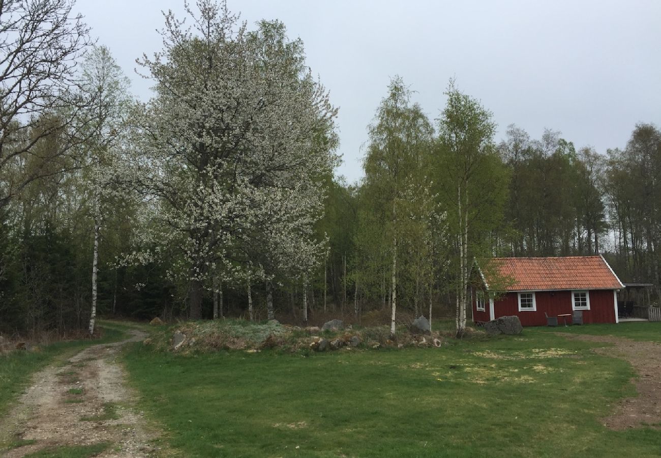 Stuga i Vederslöv - Sjönära läge i underbara Småland