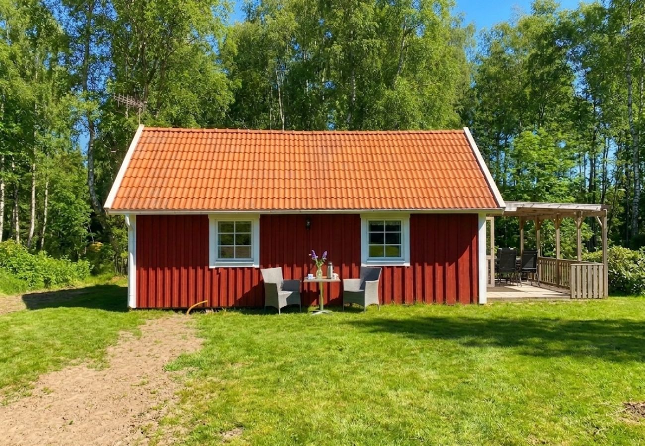 Stuga i Vederslöv - Sjönära läge i underbara Småland