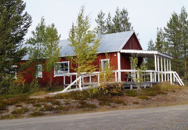 Stuga i Arvidsjaur - Natursemester mitt i ett naturreservat med egen bastu och vid vid sjön