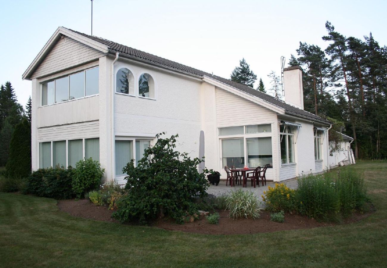 Stuga i Skillingaryd - Komfortvilla med jacuzzi och bastu i Småland