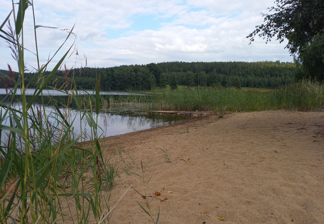 Stuga i Karl Gustav - Stuga mellan sjöarna Oklången och Mäsen