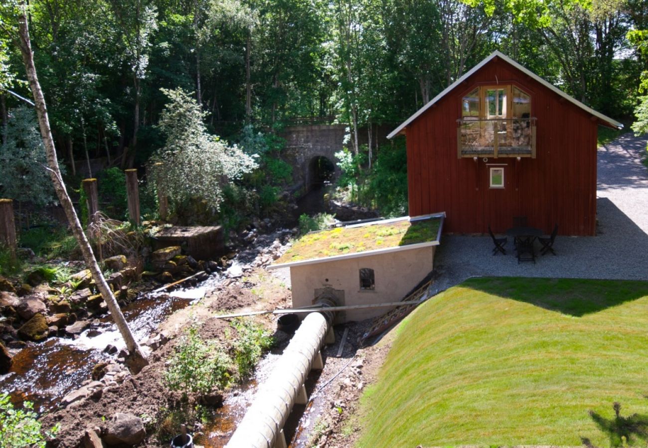 Stuga i Alingsås - Bo och fiska i en exklusiv naturskön miljö