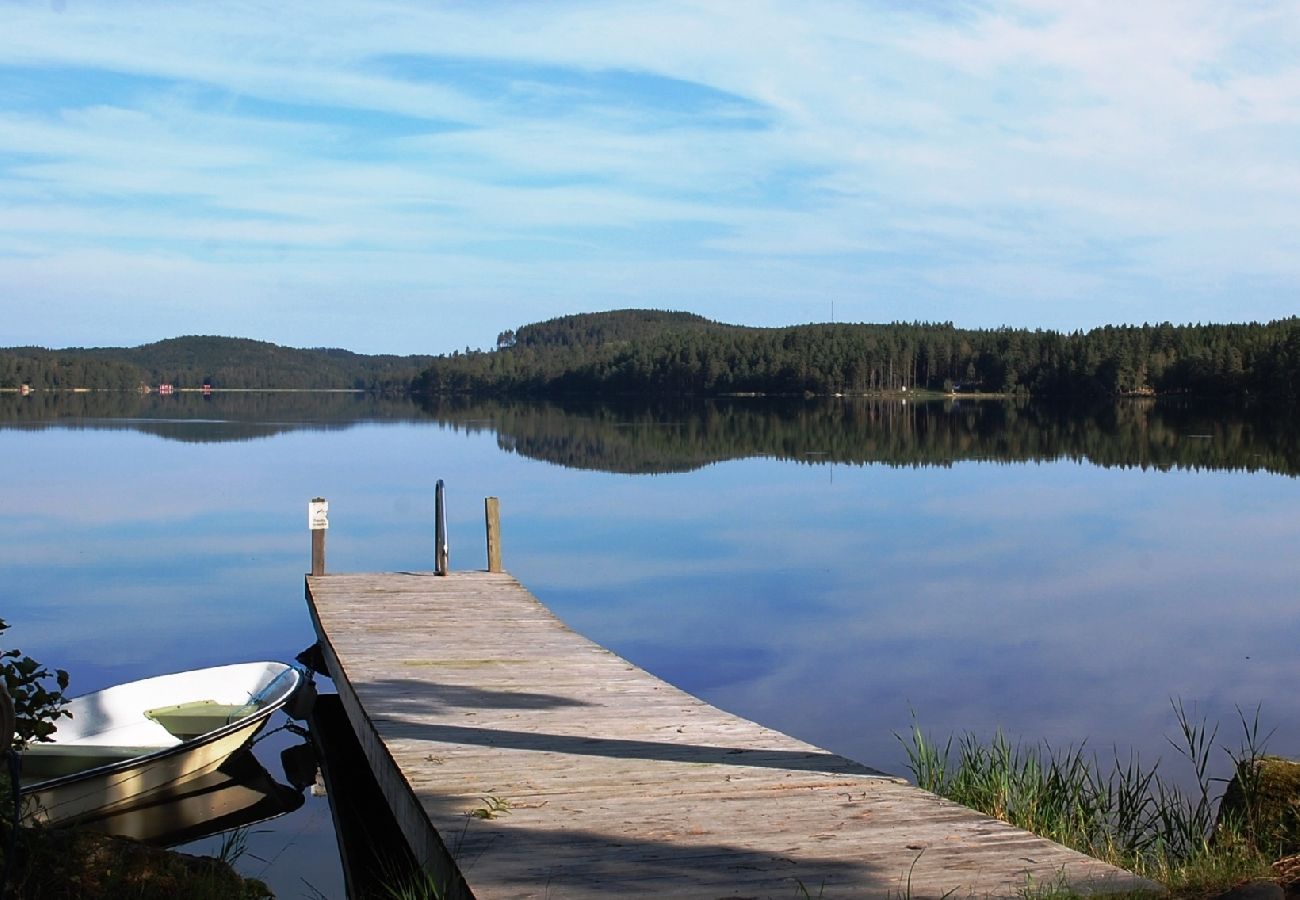 Stuga i Ydre - Stuga på landet med möjlighet att rida häst/ponny