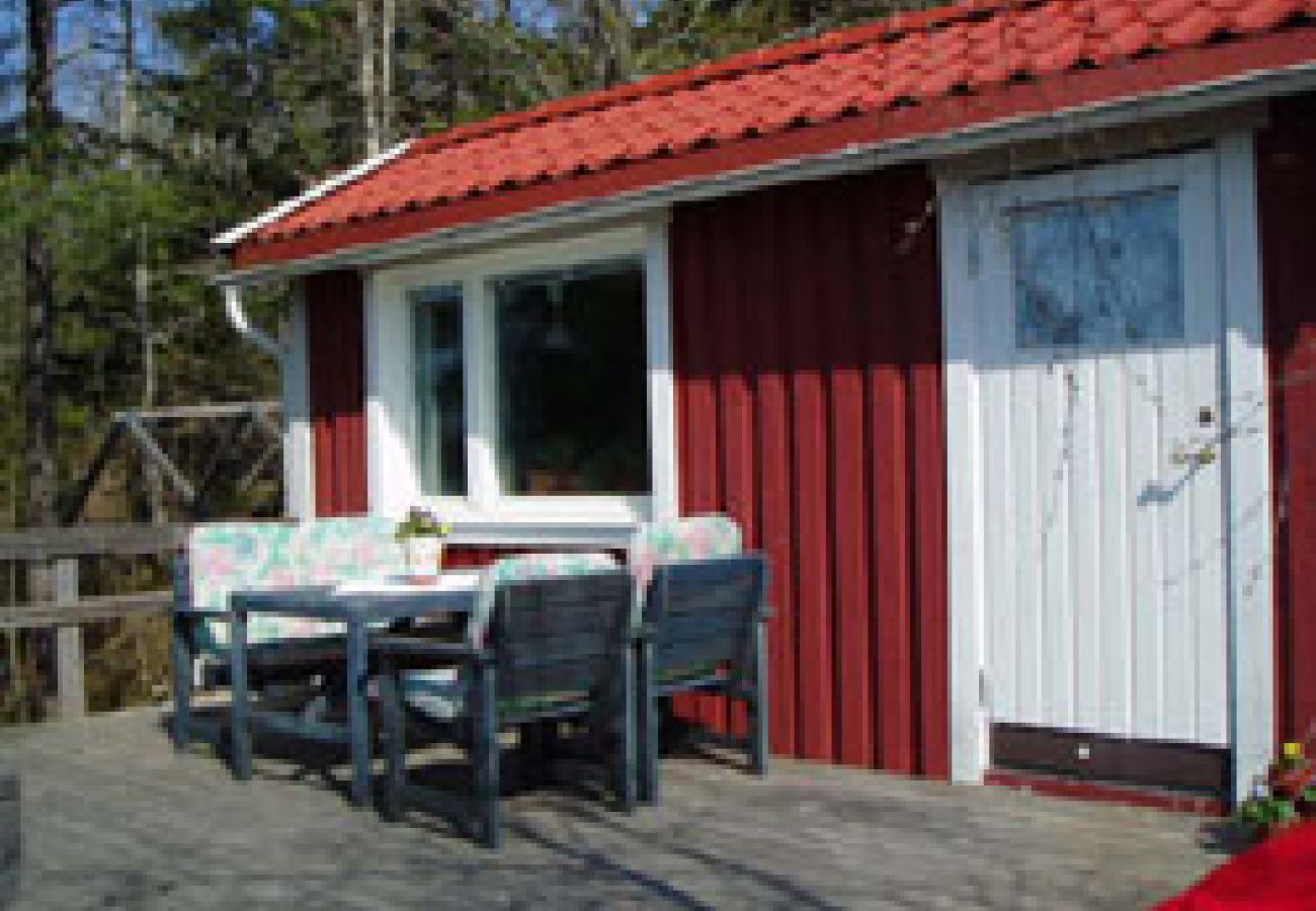 Stuga i Tyresö - Mysig stuga med havsutsikt och internet på Tyresö