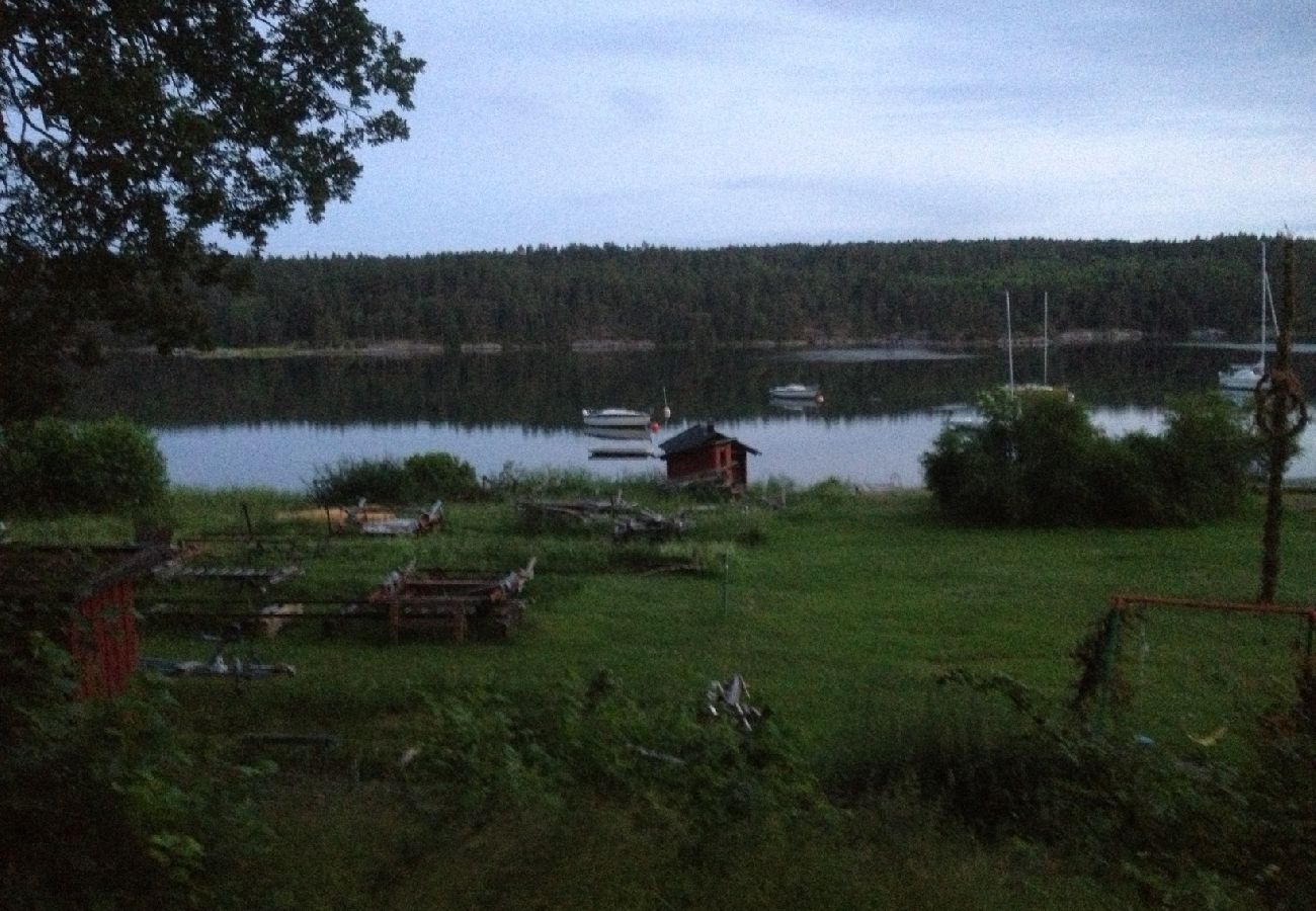 Stuga i Tyresö - Mysig stuga med havsutsikt och internet på Tyresö