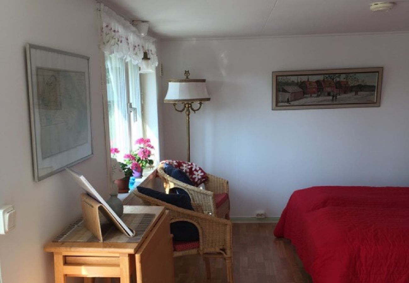 Stuga i Tyresö - Mysig stuga med havsutsikt och internet på Tyresö