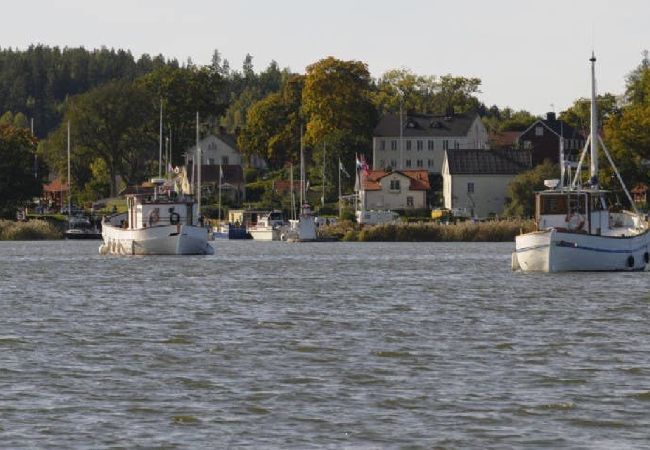 Stuga i Söderköping - Skärgårdsnära skolhus vid Göta kanal Stuga i Söderköping - Skärgårdsnära skolhus vid Göta kanal