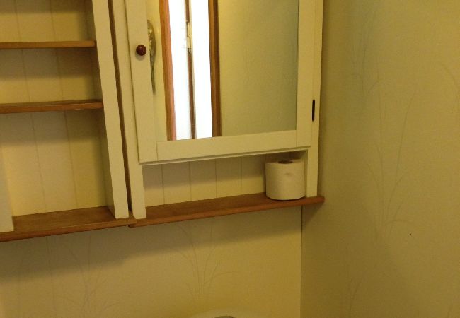 Stuga i Lerum - Sjöstuga precis vid sjöstranden 15 minuter från Göteborg Stuga i Lerum - Sjöstuga precis vid sjöstranden 15 minuter från Göteborg