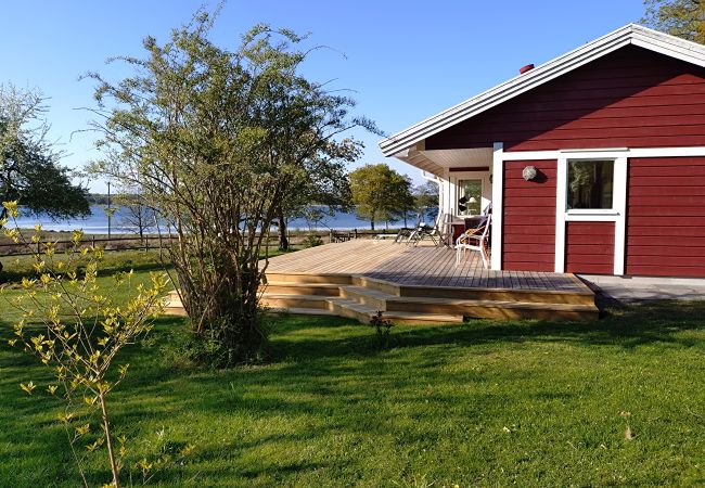 Stuga i Jämjö - Semester med havsutsikt och privat badställe