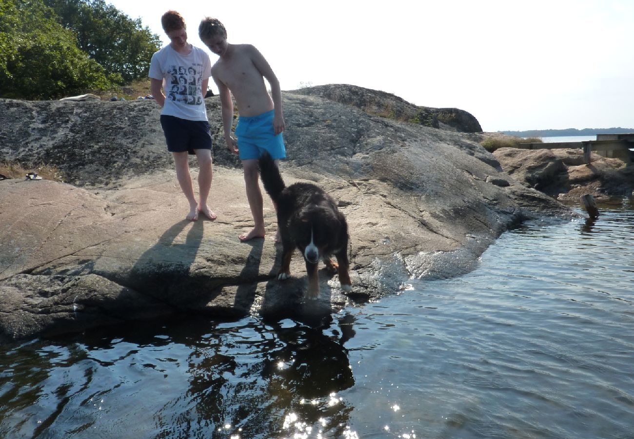 Stuga i Jämjö - Semester med havsutsikt och privat badställe