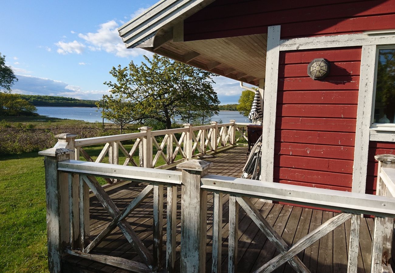 Stuga i Jämjö - Semester med havsutsikt och privat badställe