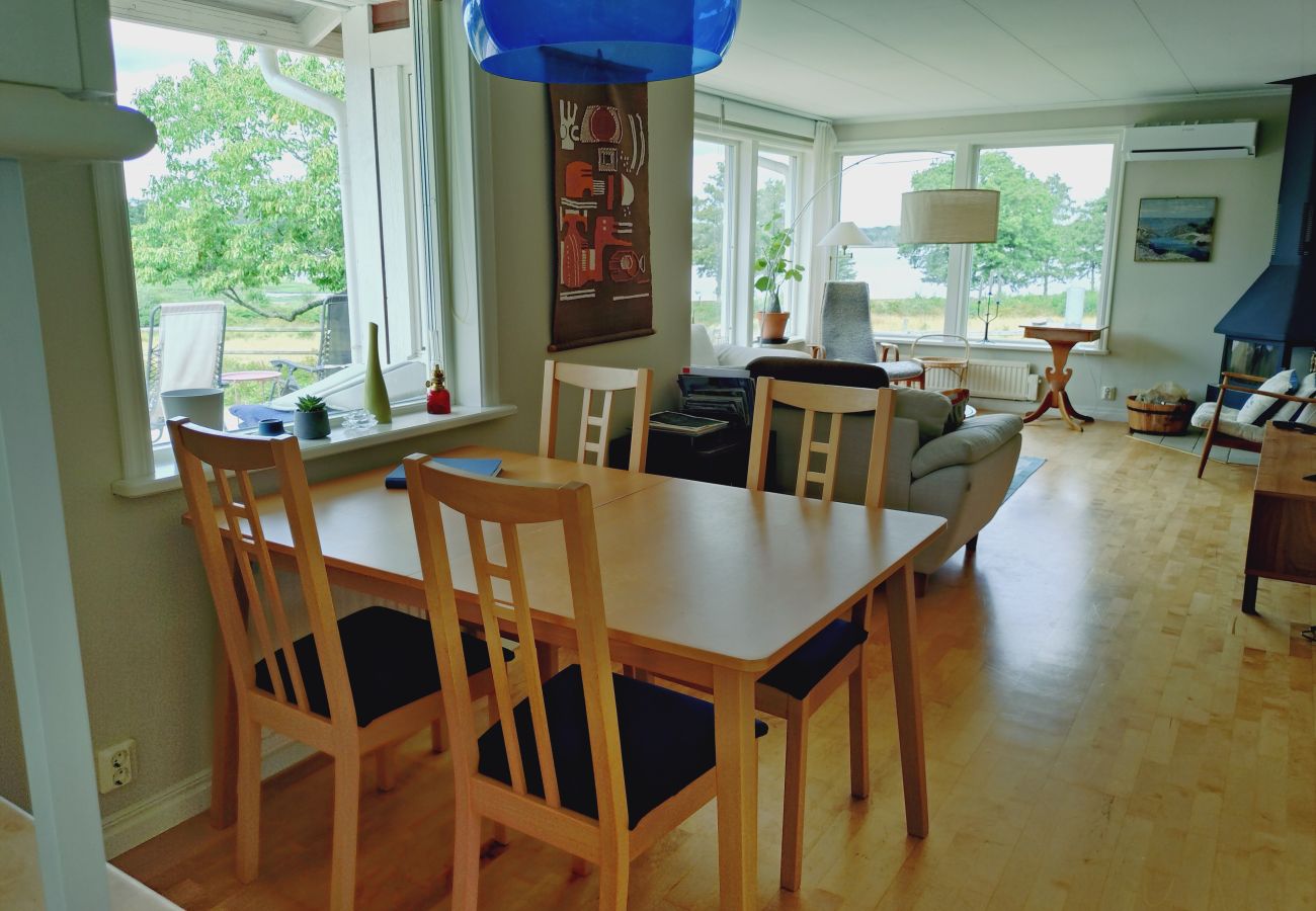 Stuga i Jämjö - Semester med havsutsikt och privat badställe