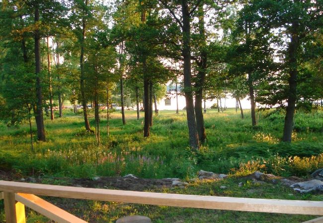 Stuga i Hästveda - Fin stuga i bokskog vid bad- och fiskesjö i norra Skåne Stuga i Hästveda - Fin stuga i bokskog vid bad- och fiskesjö i norra Skåne