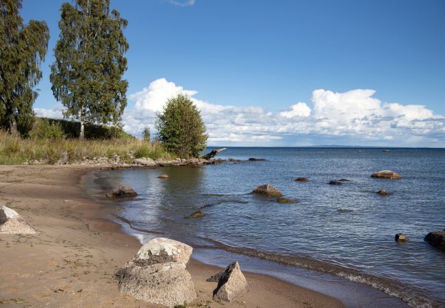 Stuga i Motala - Vackert fritidshus med utsikt över Vättern