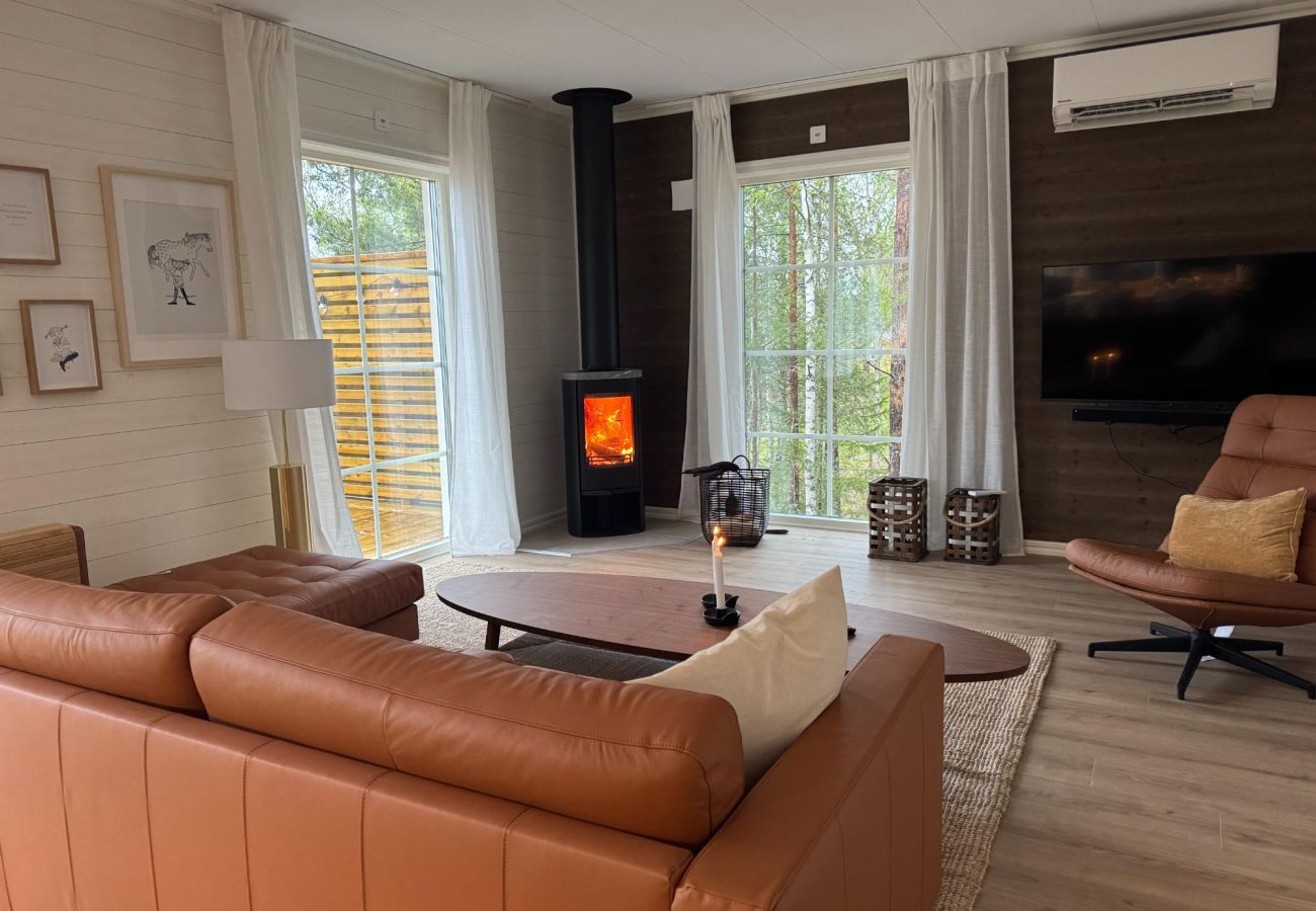 Stuga i Hultsfred - Fantastiskt semesterhus direkt vid sjön i Småland