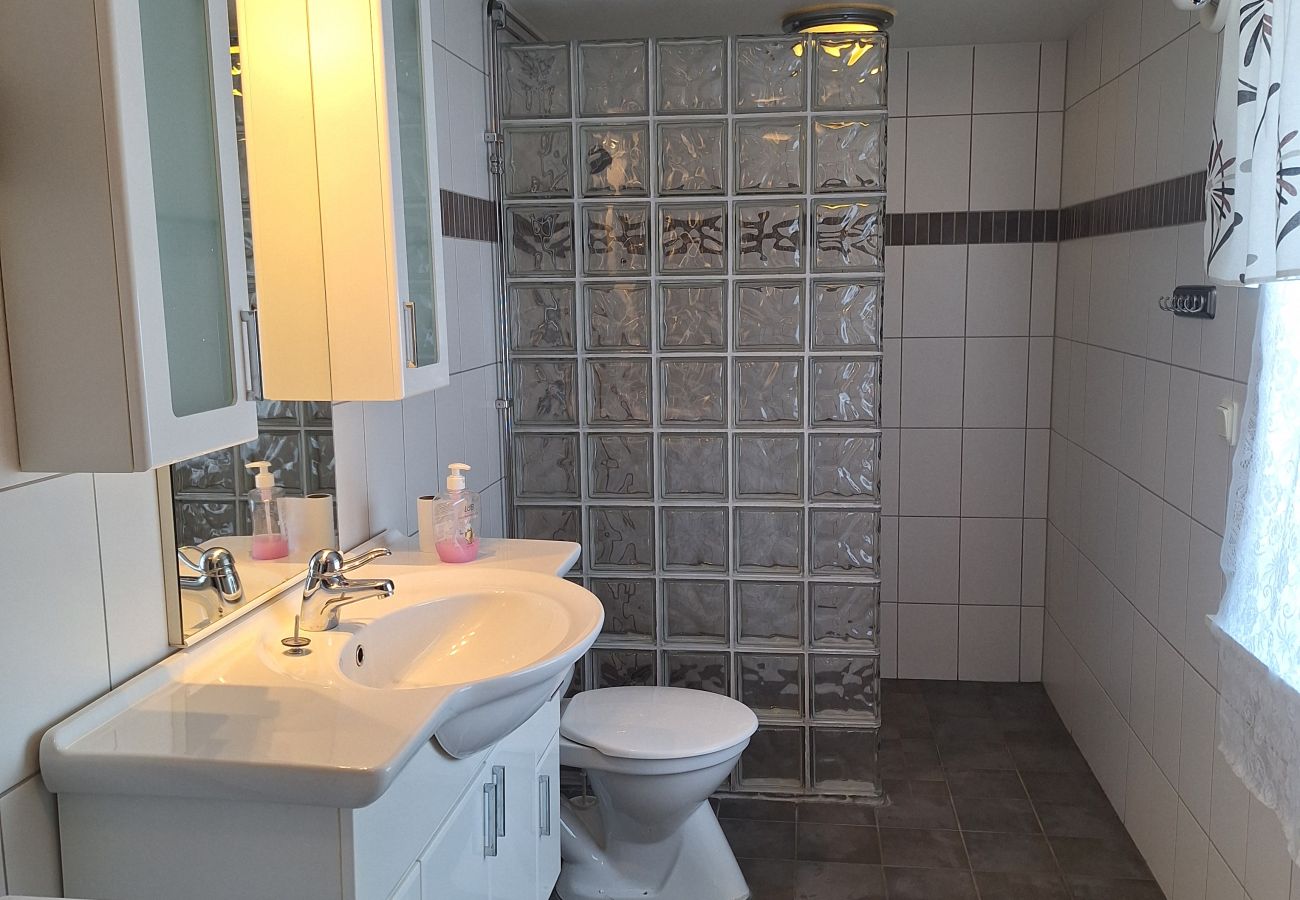 Stuga i Horn - Semester på landet med båt