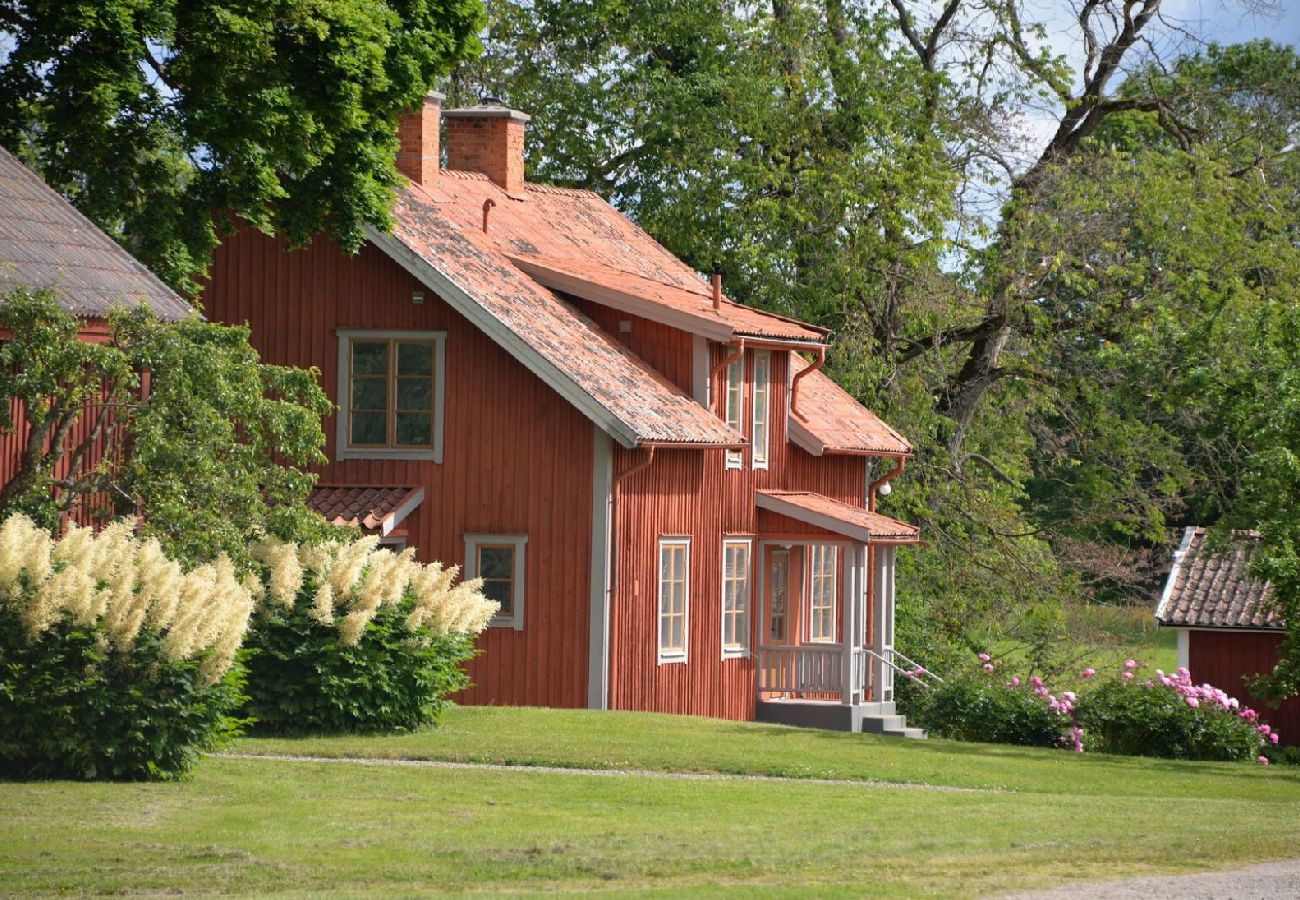 Lägenhet i Sköldinge - Högra lägenheten
