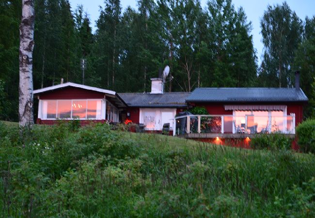 Stuga i Ramsberg - Semester vid sjön i Bergslagen med egen badplats