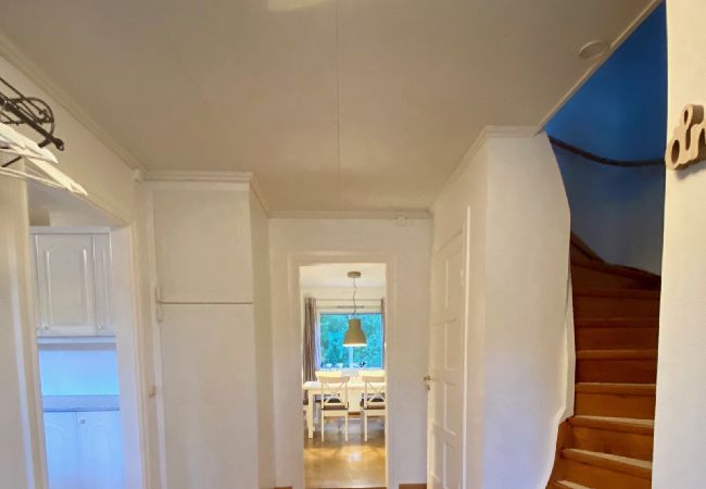 Stuga i Vena - På en vacker tomt i utkanten av byn Stuga i Vena - På en vacker tomt i utkanten av byn