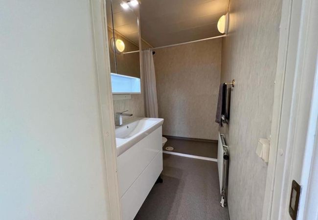 Stuga i Vena - På en vacker tomt i utkanten av byn Stuga i Vena - På en vacker tomt i utkanten av byn