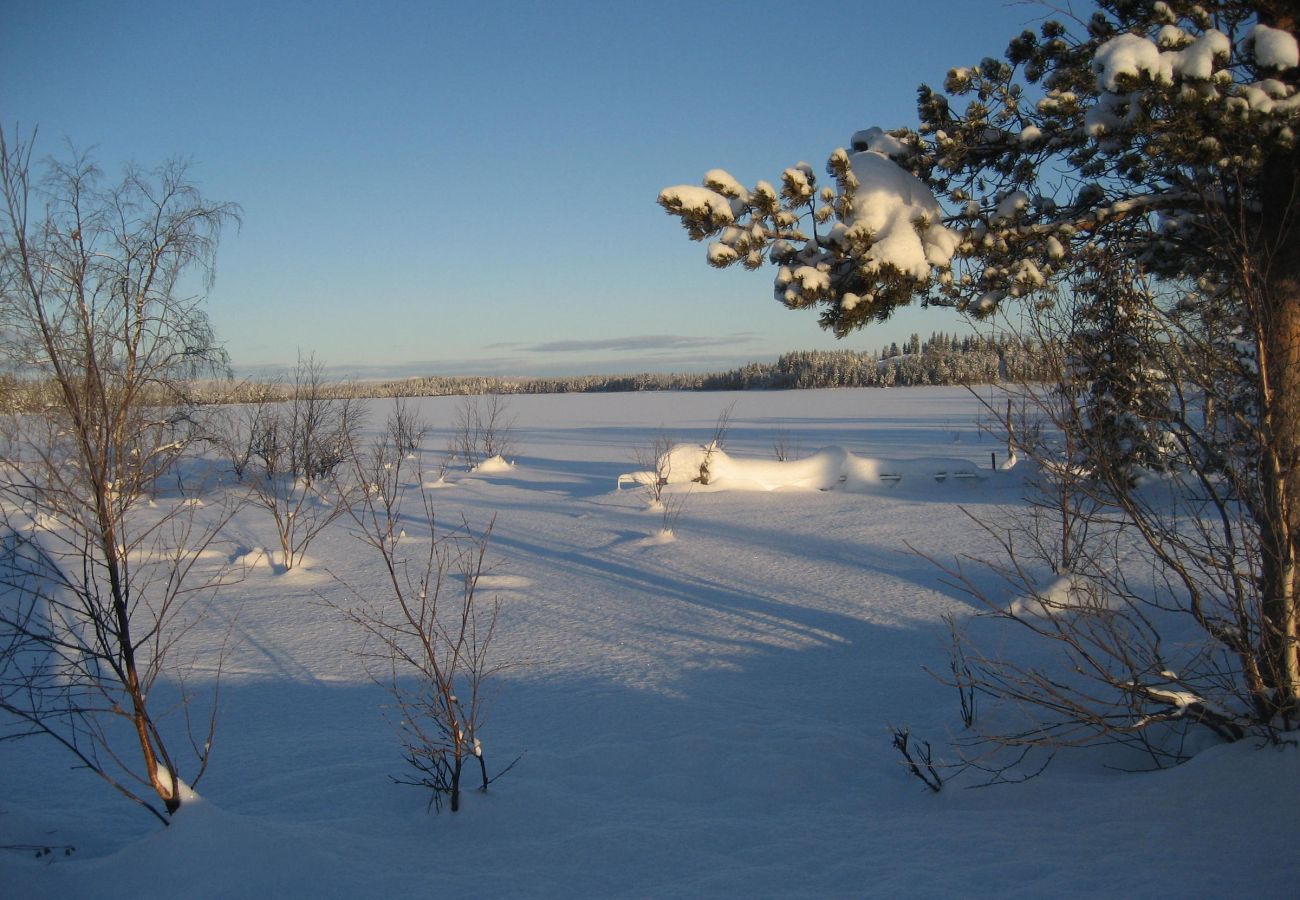 Stuga i Arvidsjaur - Nybyggd stuga med båt i Norrlands vildmark