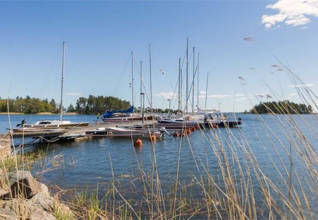 Stuga i Ålem - Stort, Lugnt, GENUINT med många rum nära havet. Stuga i Ålem - Stort, Lugnt, GENUINT med många rum nära havet.