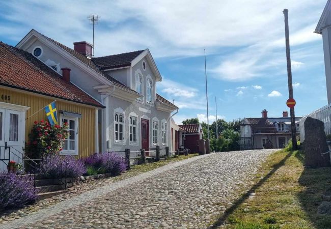 Stuga i Ålem - Stort, Lugnt, GENUINT med många rum nära havet. Stuga i Ålem - Stort, Lugnt, GENUINT med många rum nära havet.