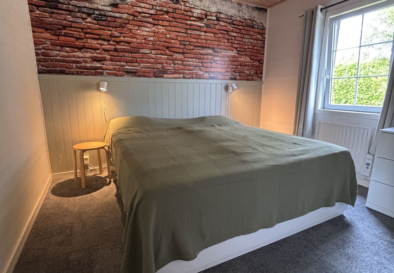 Stuga i Väckelsång - Drömsemester vid sjön med båt och pool framför dörren