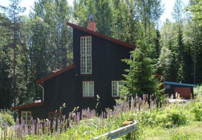 Stuga i Dals Långed - Unik villa i skogsmiljö med sjöutsikt