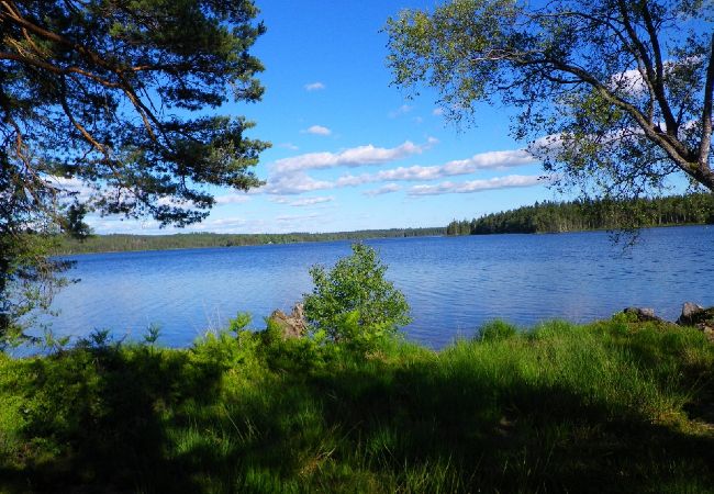 Stuga i Ambjörnarp - Sjönära semester med möjlighet till fiske och båt