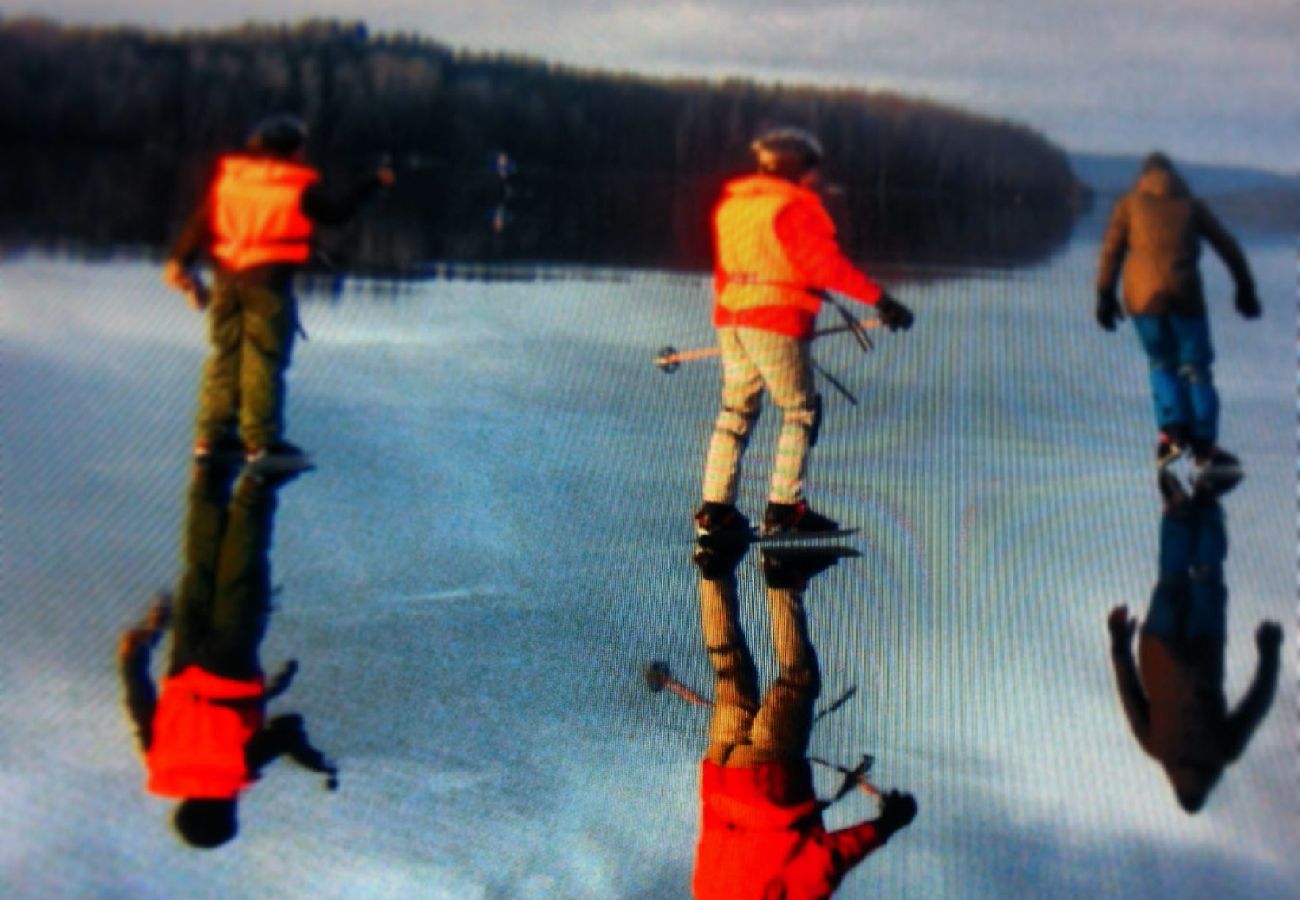 Stuga i Söderbärke - Sjöstuga Barken