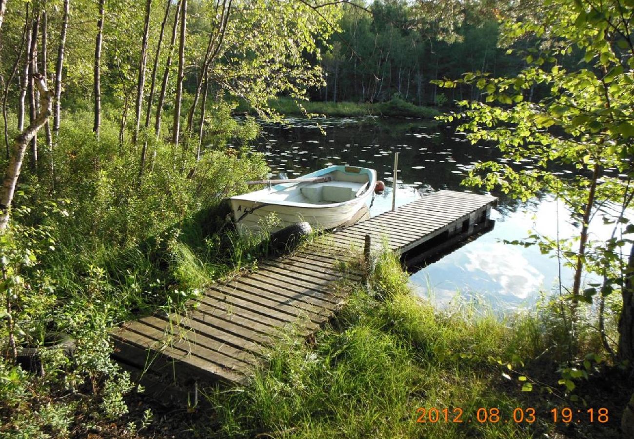 Stuga i Åseda - Prisvärt semester omgiven av skog och sjöar