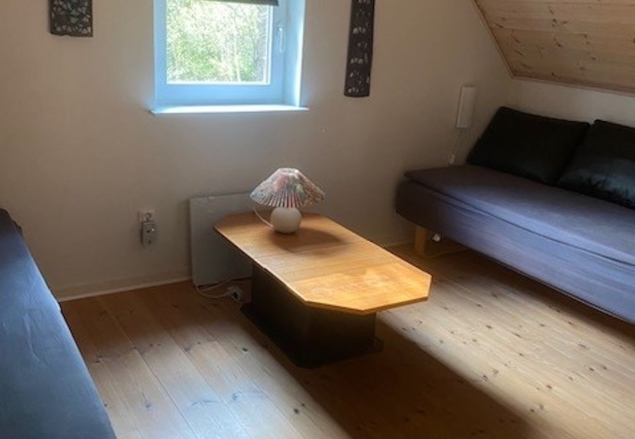 Stuga i Forsheda - Ensam stuga med i  Småland direkt på sjön