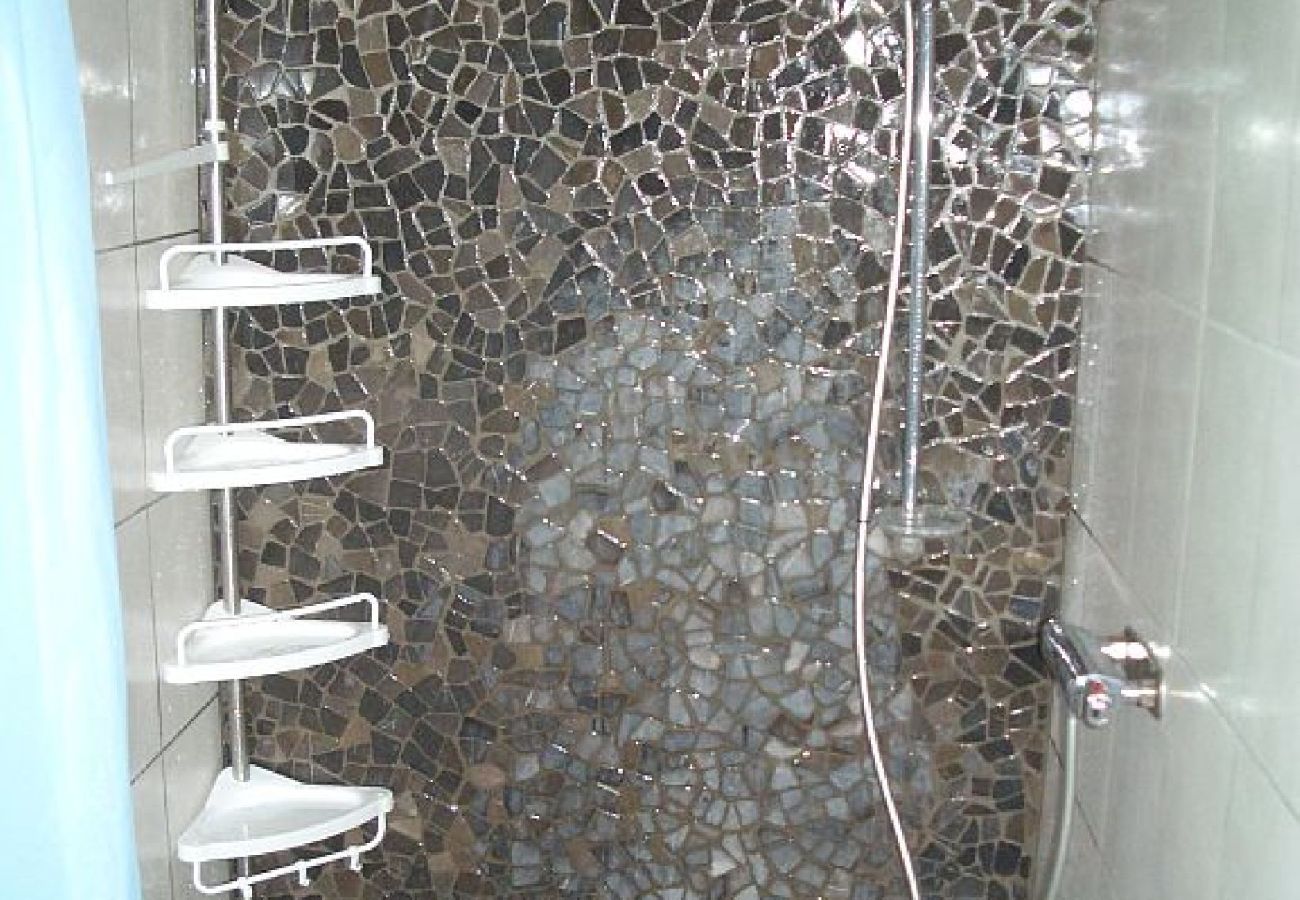 Stuga i Håcksvik - Äventyr och avkoppling i Västergötland med båt och kanot