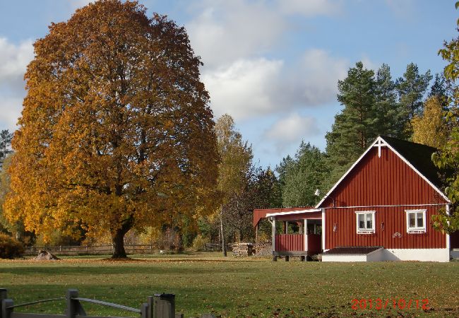 Stuga i Örsjö - Mysigt sommarboende i Glasriket vid sjön Skärsjön