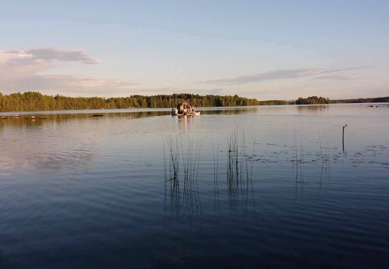 Stuga i Örsjö - Mysigt sommarboende i Glasriket vid sjön Skärsjön