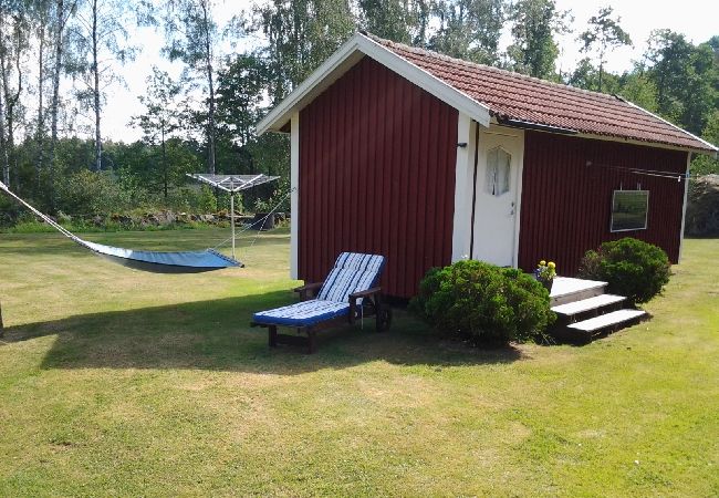 Stuga i Jät - Semester direkt vid sjön Åsnen (Obs: Ingen el och rinnande vatten) Stuga i Jät - Semester direkt vid sjön Åsnen (Obs: Ingen el och rinnande vatten)