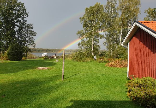 Stuga i Jät - Semester i Småland direkt vid sjön Åsnen