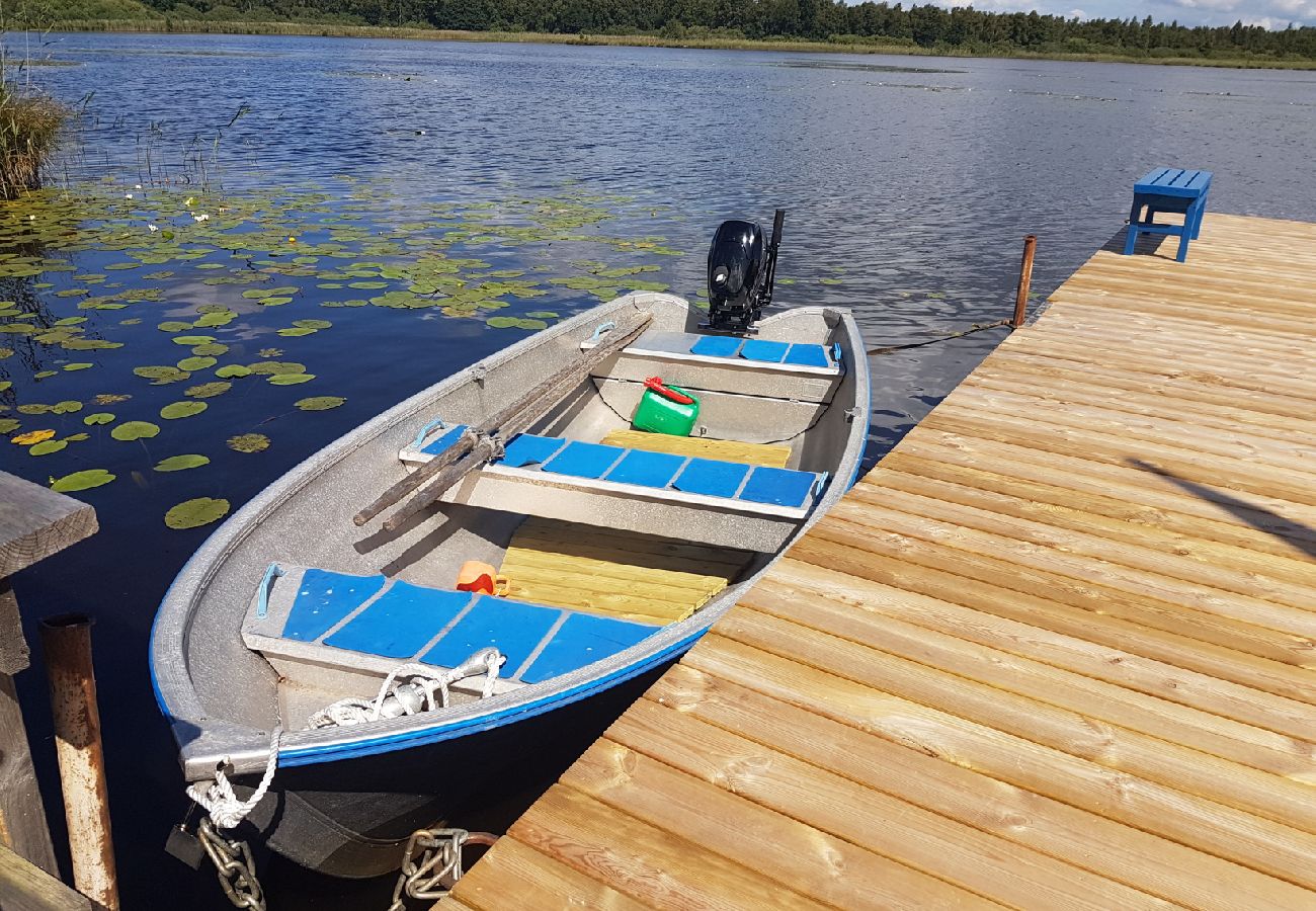 Stuga i Jät - Semester i Småland direkt vid sjön Åsnen