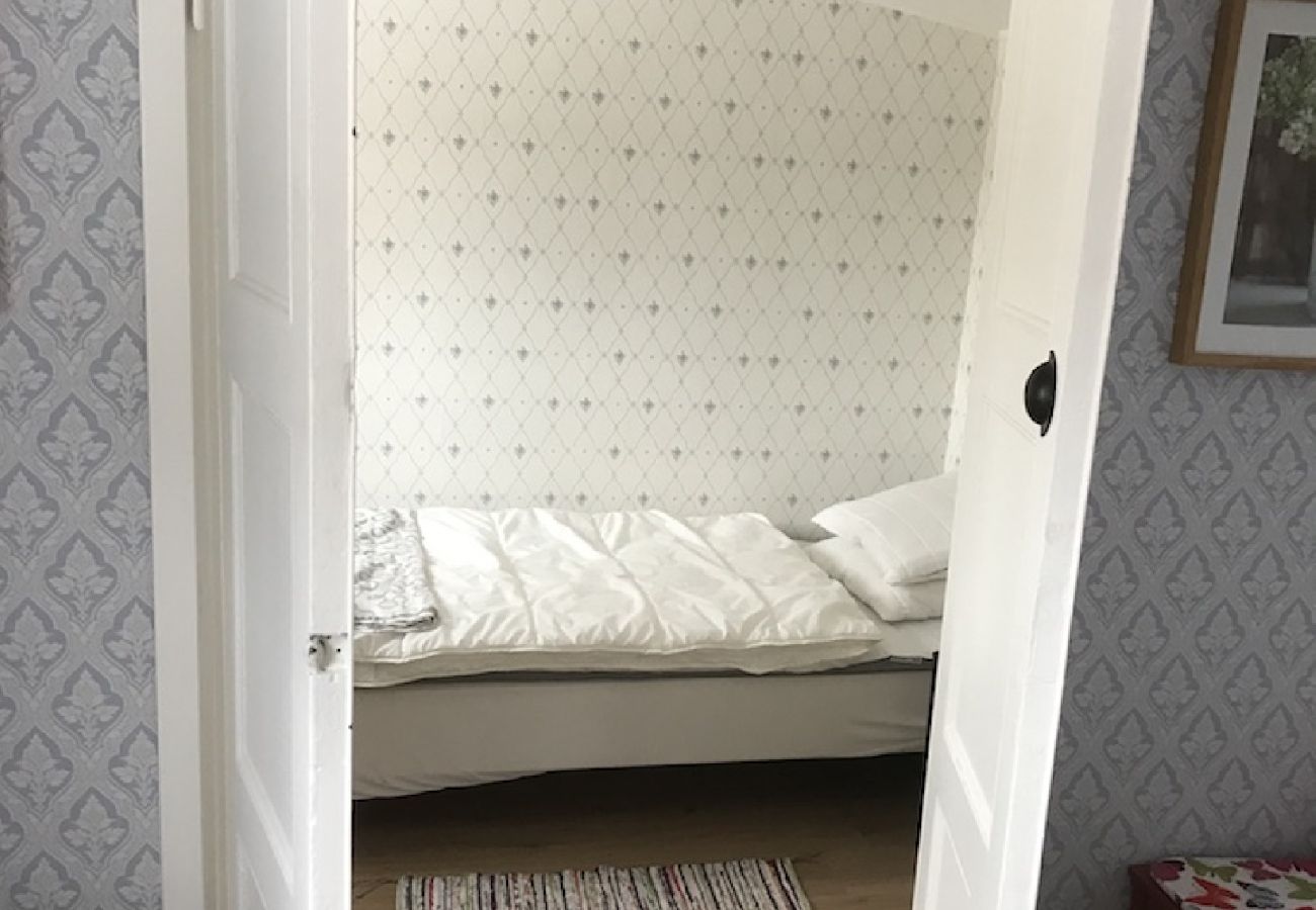 Stuga i Jät - Semester direkt vid sjön Åsnen (Obs: Ingen el och rinnande vatten)