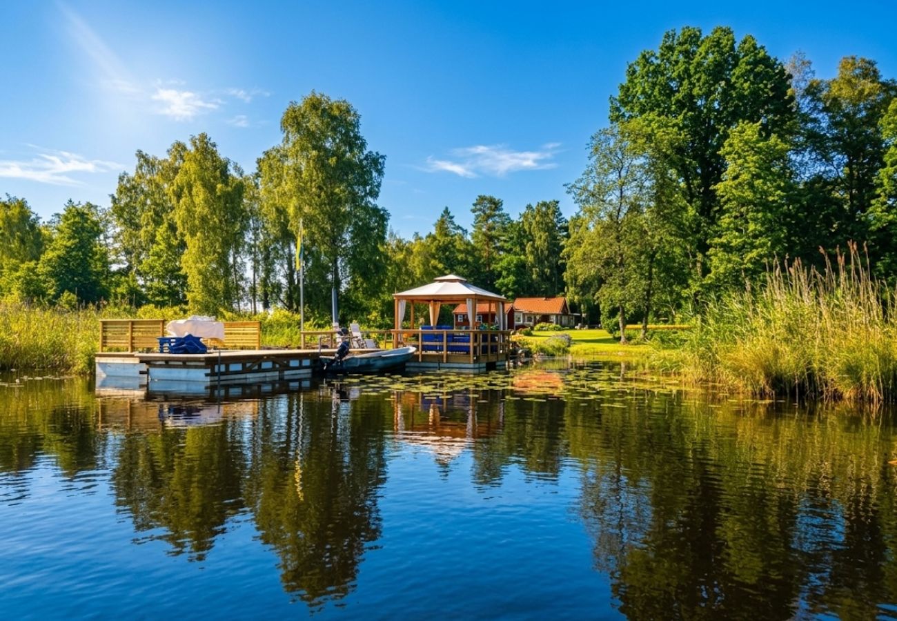 Stuga i Jät - Semester direkt vid sjön Åsnen (Obs: Ingen el och rinnande vatten)