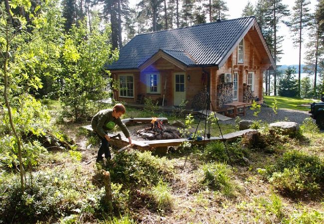 Stuga i Bräcke - Bekvämt och modernt timmerhus vid sjön Stuga i Bräcke - Bekvämt och modernt timmerhus vid sjön