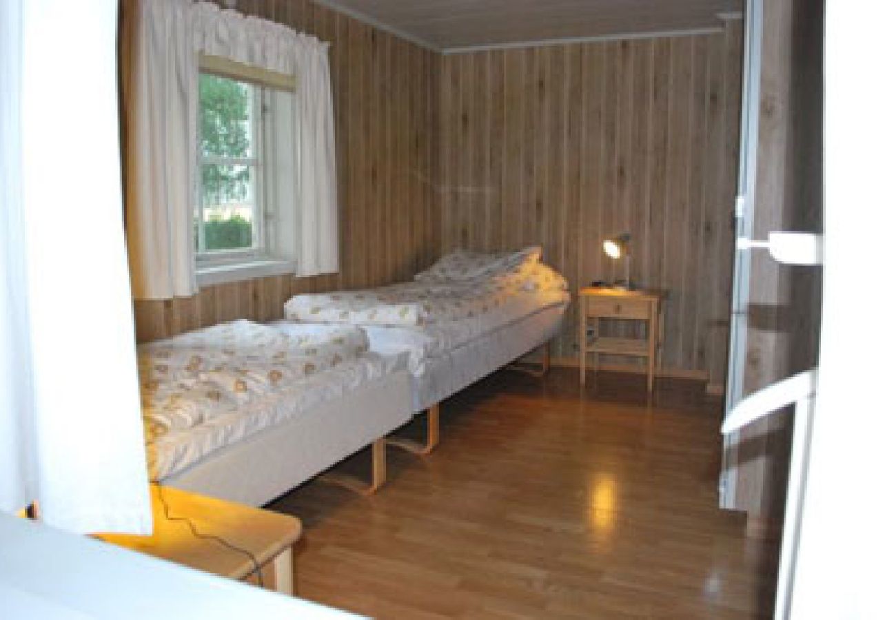 Stuga i Vara - Lugnet